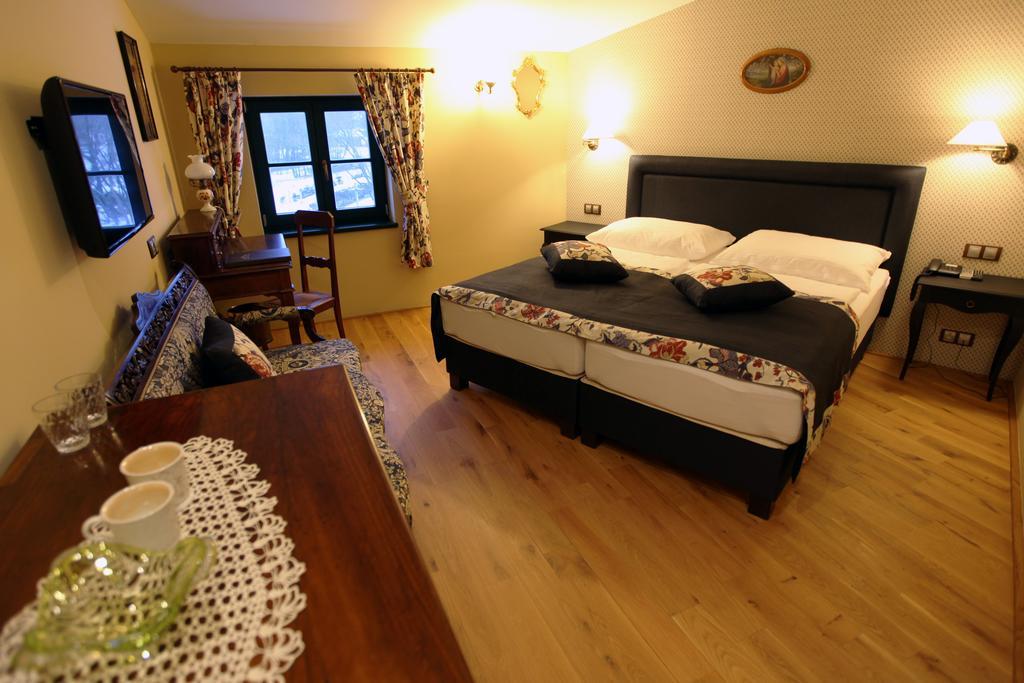 Boutique Hotel Pri Mlyne Lozorno Habitación foto